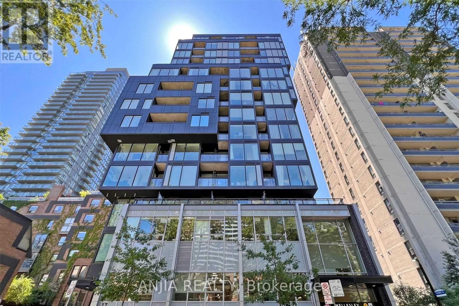 409 - 17 DUNDONALD STREET, Toronto, Ontario