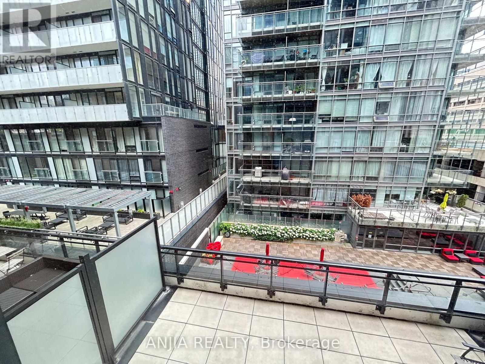 409 - 17 Dundonald Street, Toronto, Ontario  M4Y 1K3 - Photo 8 - C13794582