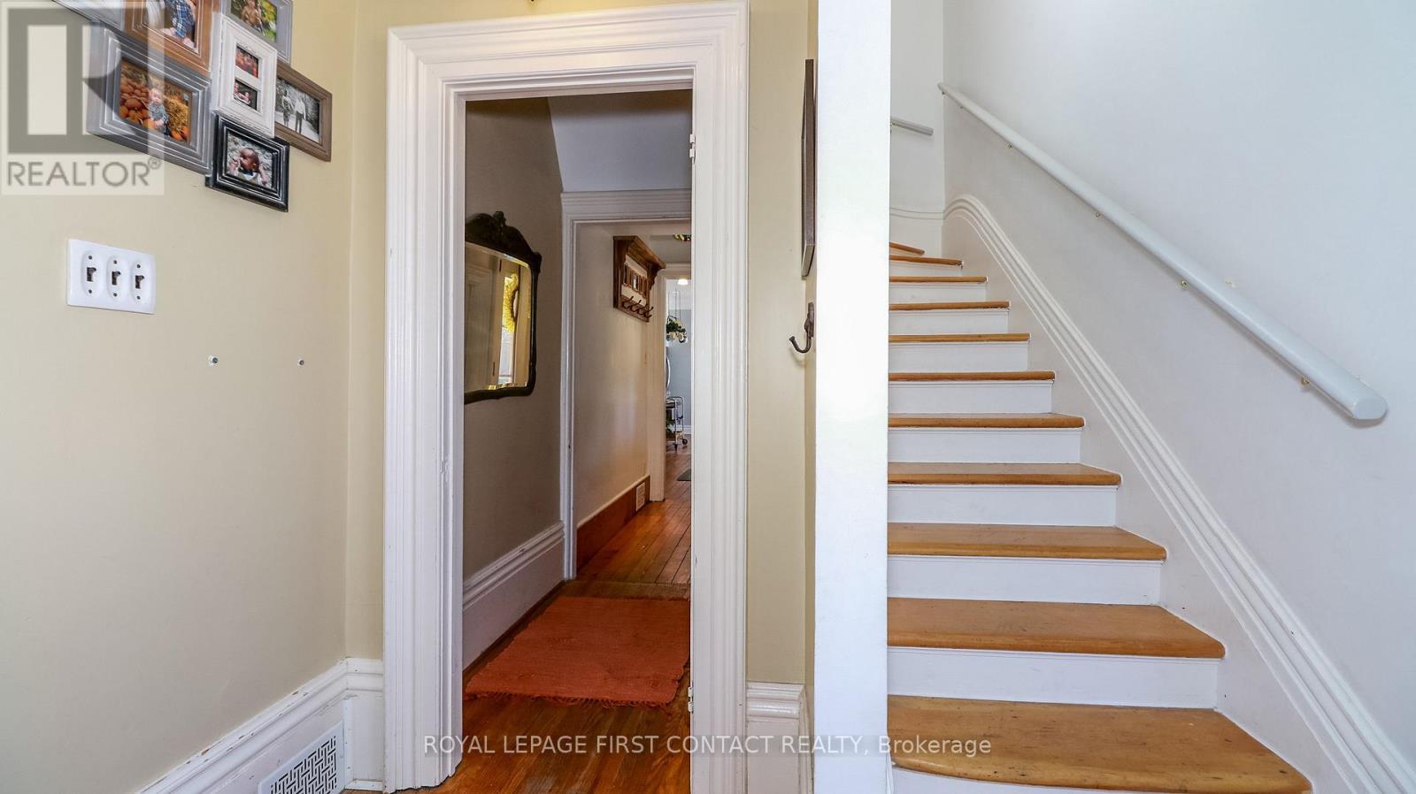 121 Mulcaster Street, Barrie (Codrington), Ontario  L4M 3M8 - Photo 14 - S13794532