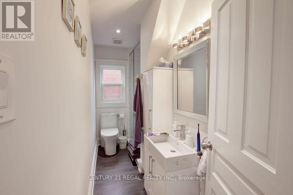 186 Grenadier Road, Toronto, Ontario  M6R 1R7 - Photo 11 - W13794534