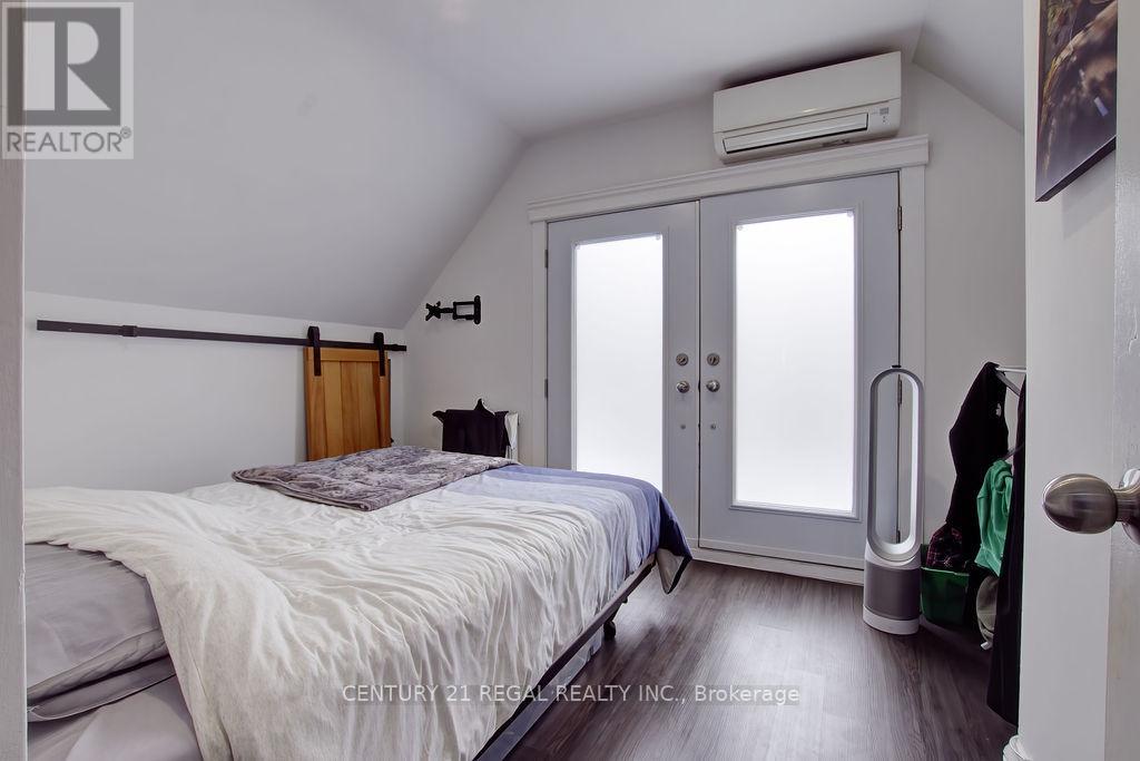 186 Grenadier Road, Toronto, Ontario  M6R 1R7 - Photo 12 - W13794534