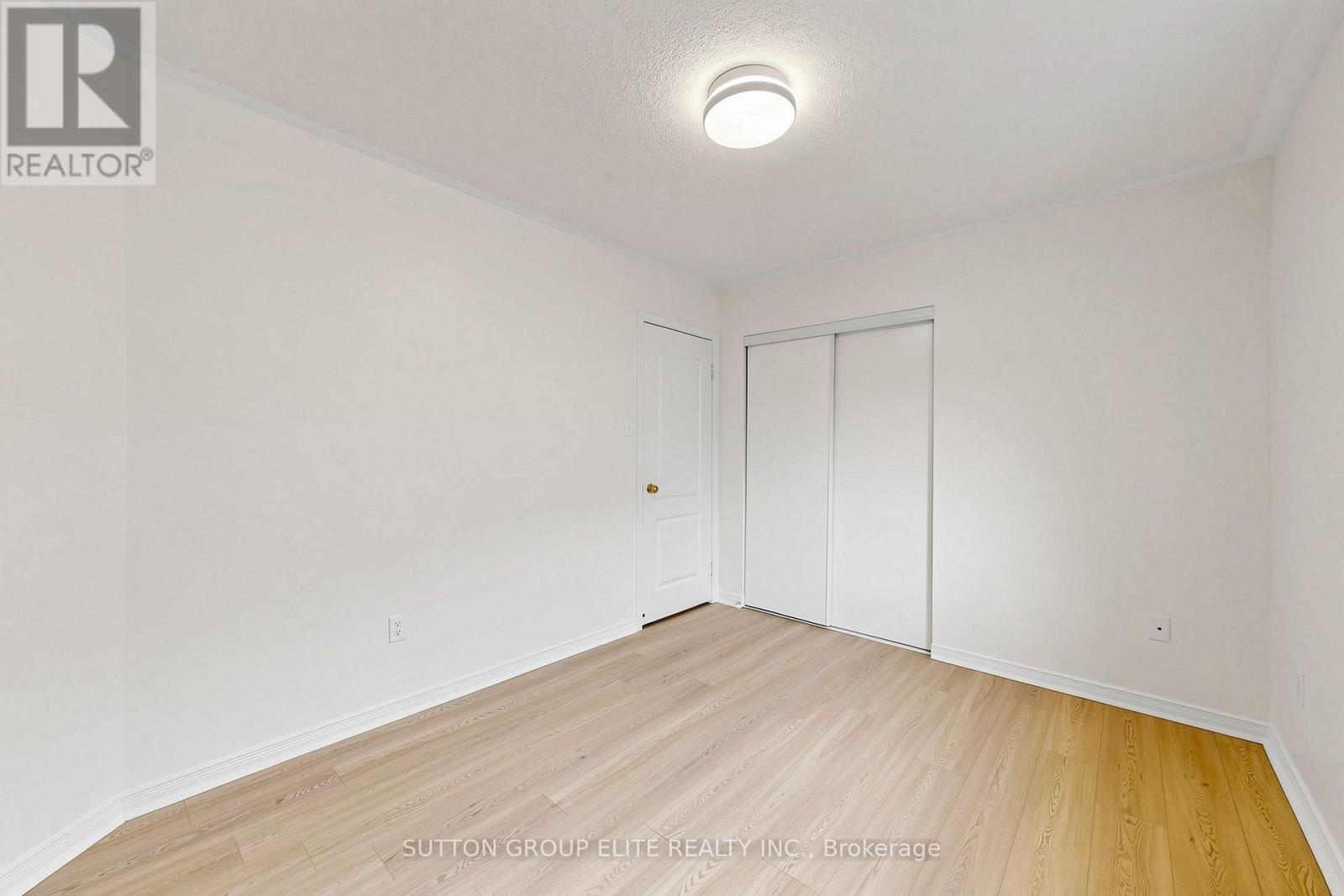 5684 Volpe Avenue, Mississauga, Ontario  L5V 3A5 - Photo 14 - W13794558