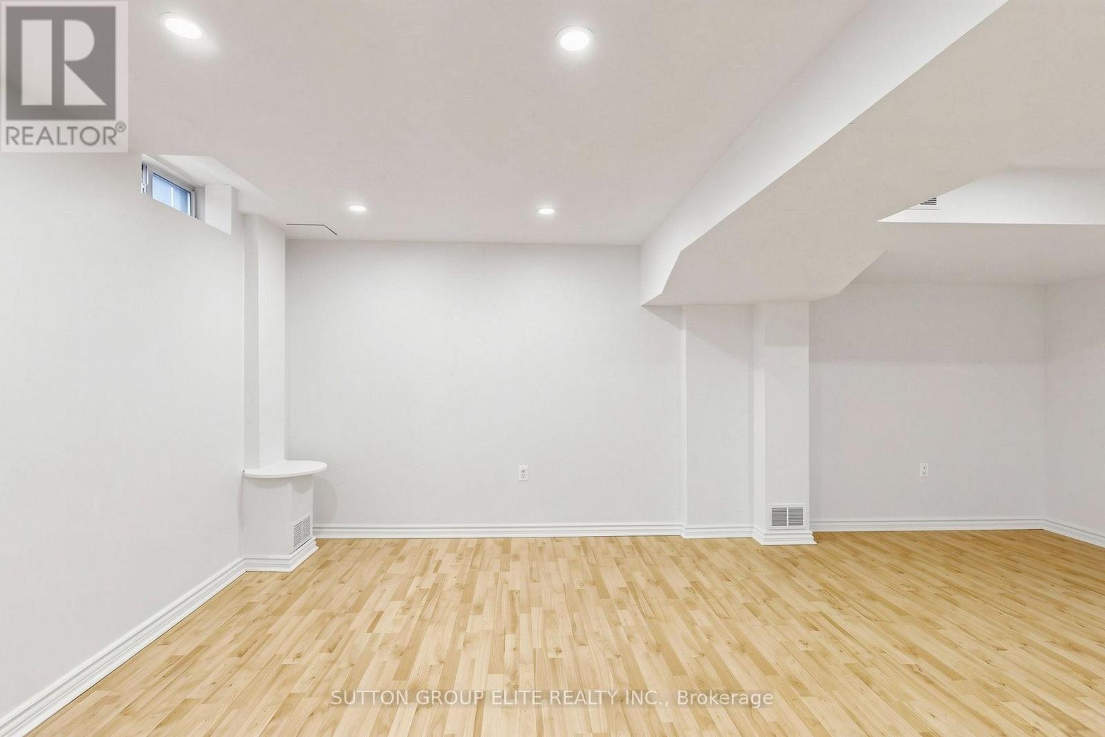 5684 Volpe Avenue, Mississauga, Ontario  L5V 3A5 - Photo 18 - W13794558