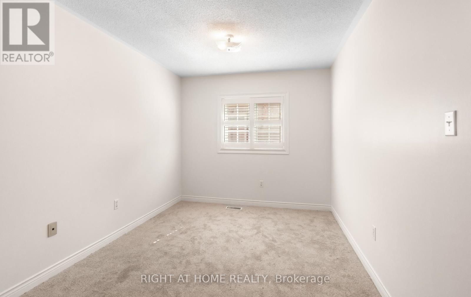 5994 Tweed Court, Mississauga, Ontario  L5M 5S6 - Photo 35 - W13794590