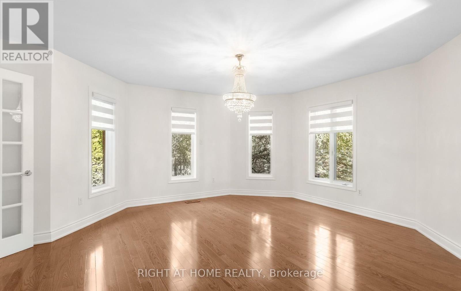 5994 Tweed Court, Mississauga, Ontario  L5M 5S6 - Photo 5 - W13794590