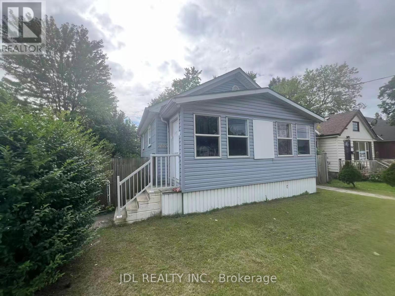 1045 OXFORD STREET E, London East, Ontario