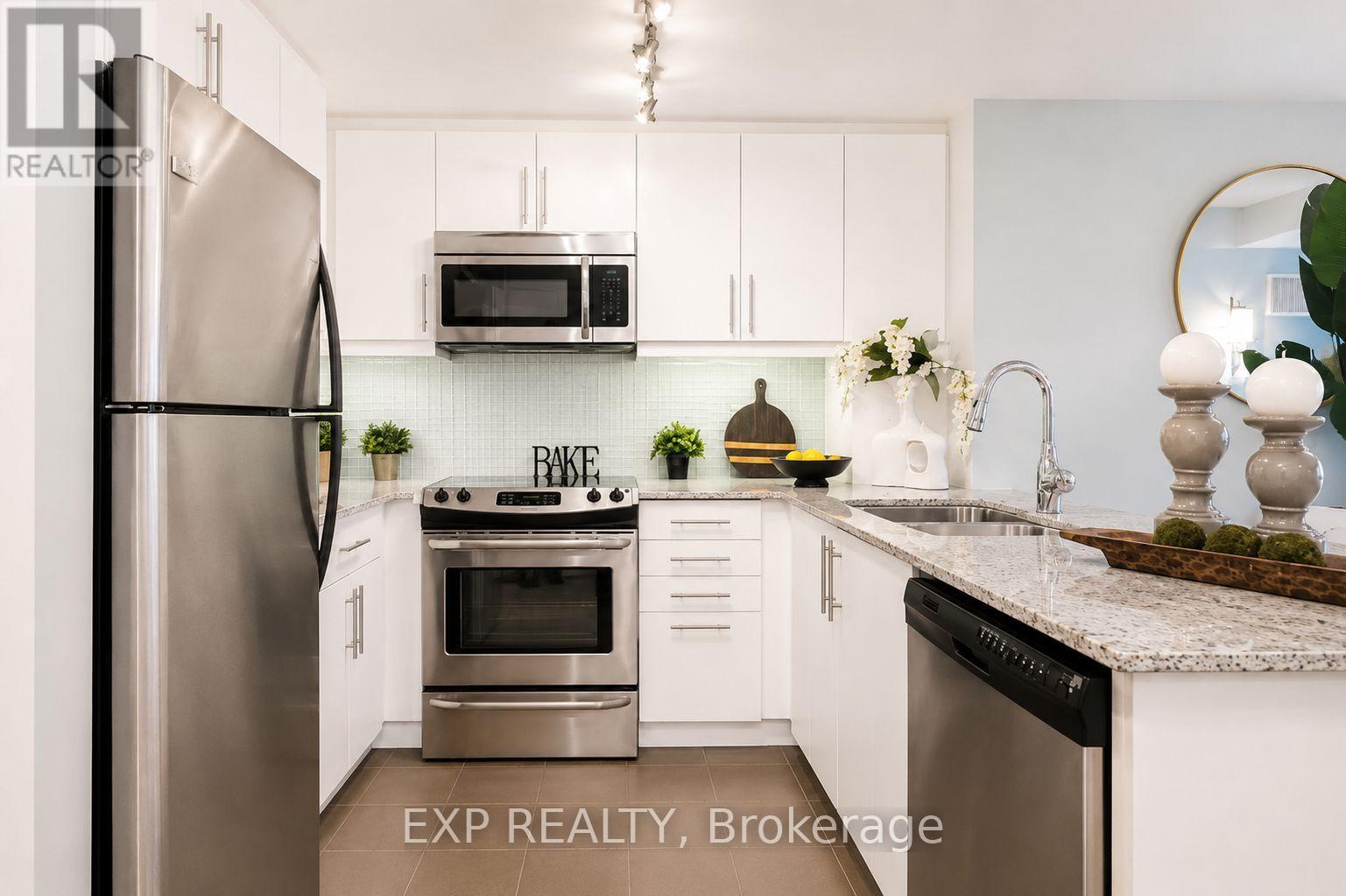 404 - 500 St Clair Avenue W, Toronto, Ontario  M6C 1A8 - Photo 4 - C13767396