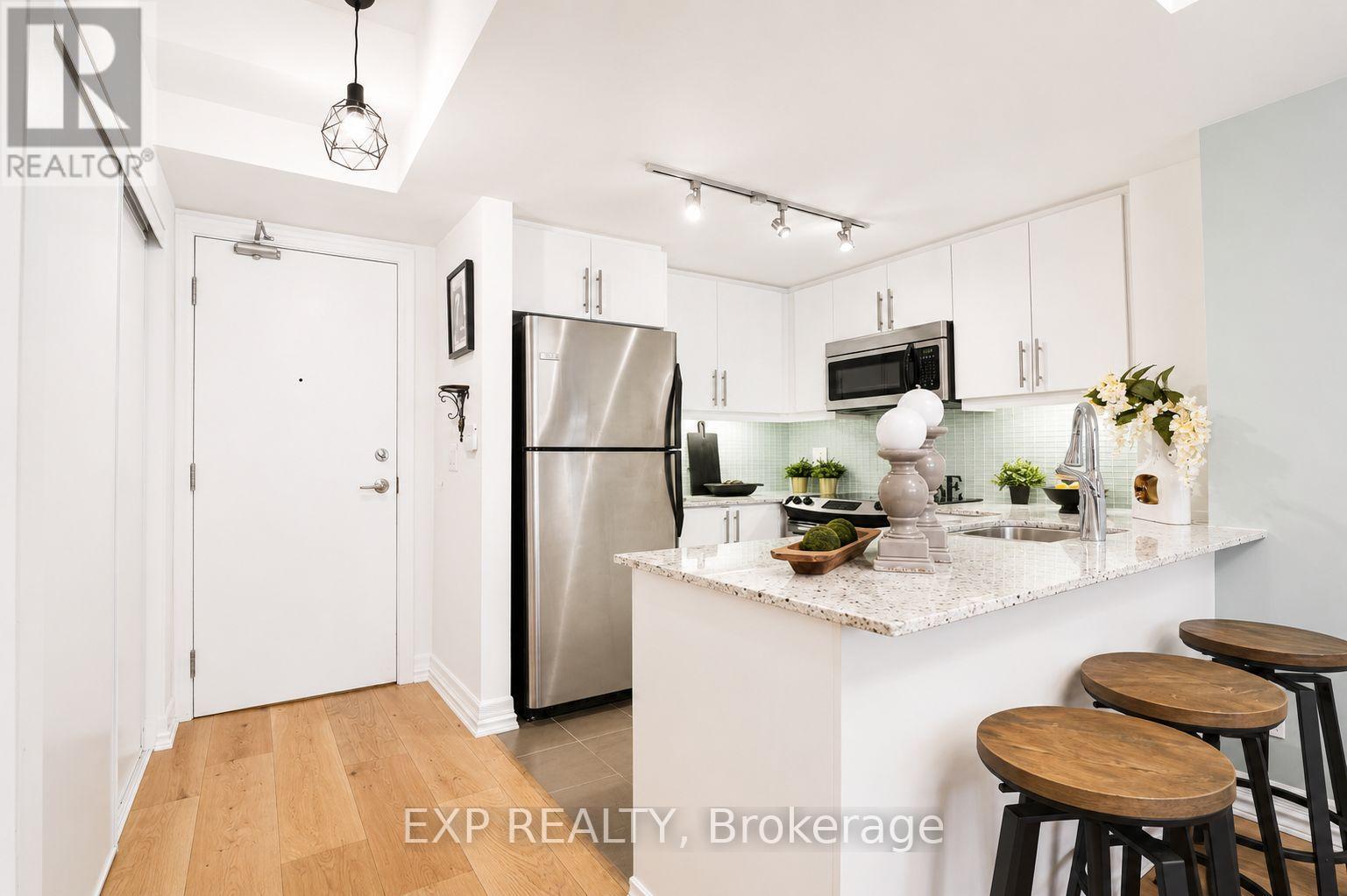 404 - 500 ST CLAIR AVENUE W, Toronto, Ontario