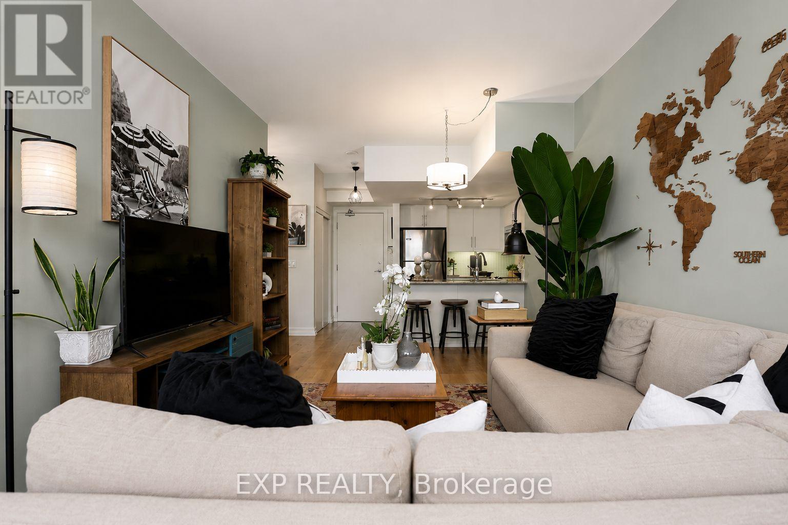 404 - 500 St Clair Avenue W, Toronto, Ontario  M6C 1A8 - Photo 7 - C13767396