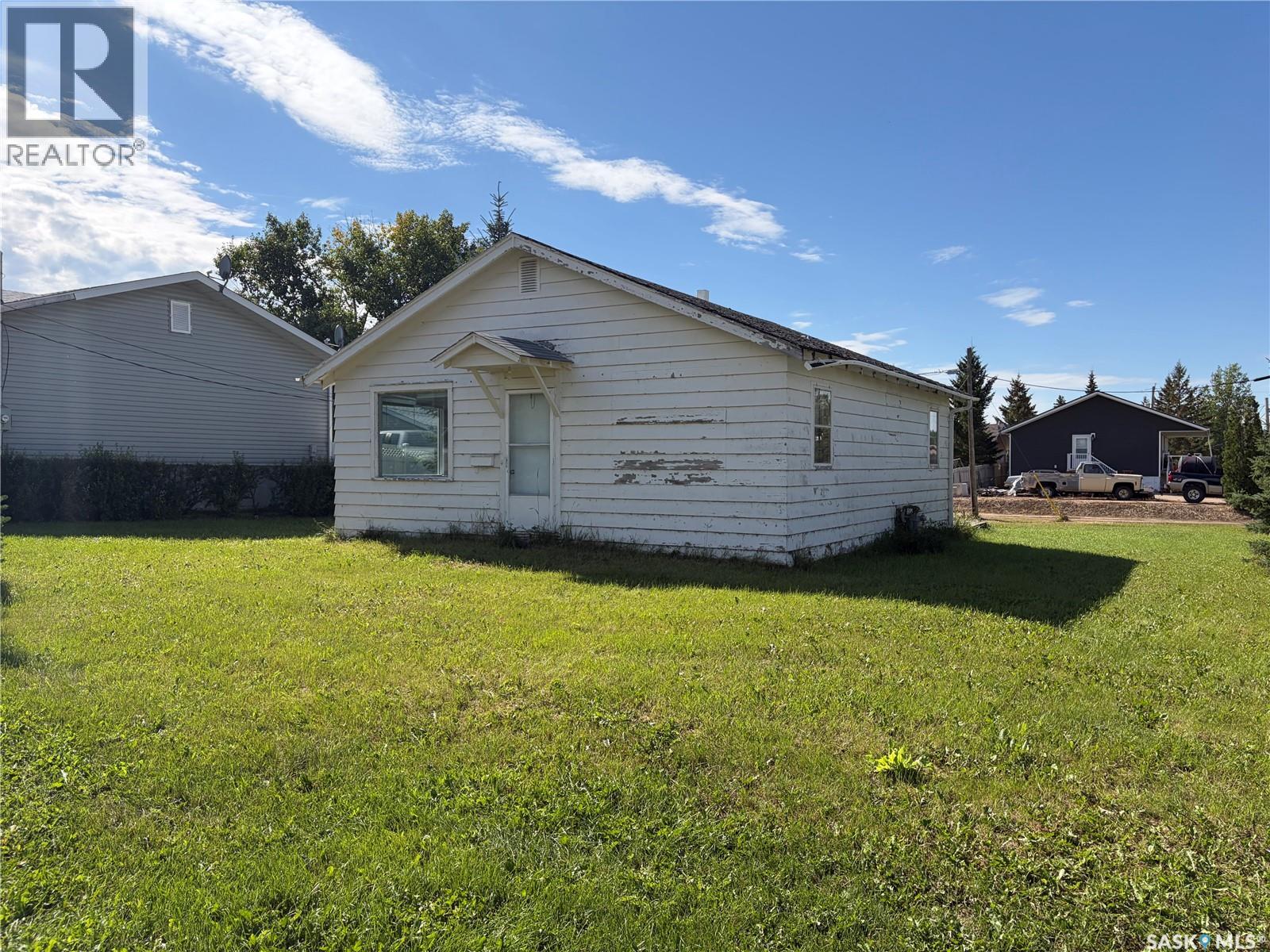 110 7th Avenue, Aberdeen, Saskatchewan  S0K 0A0 - Photo 2 - SK048659