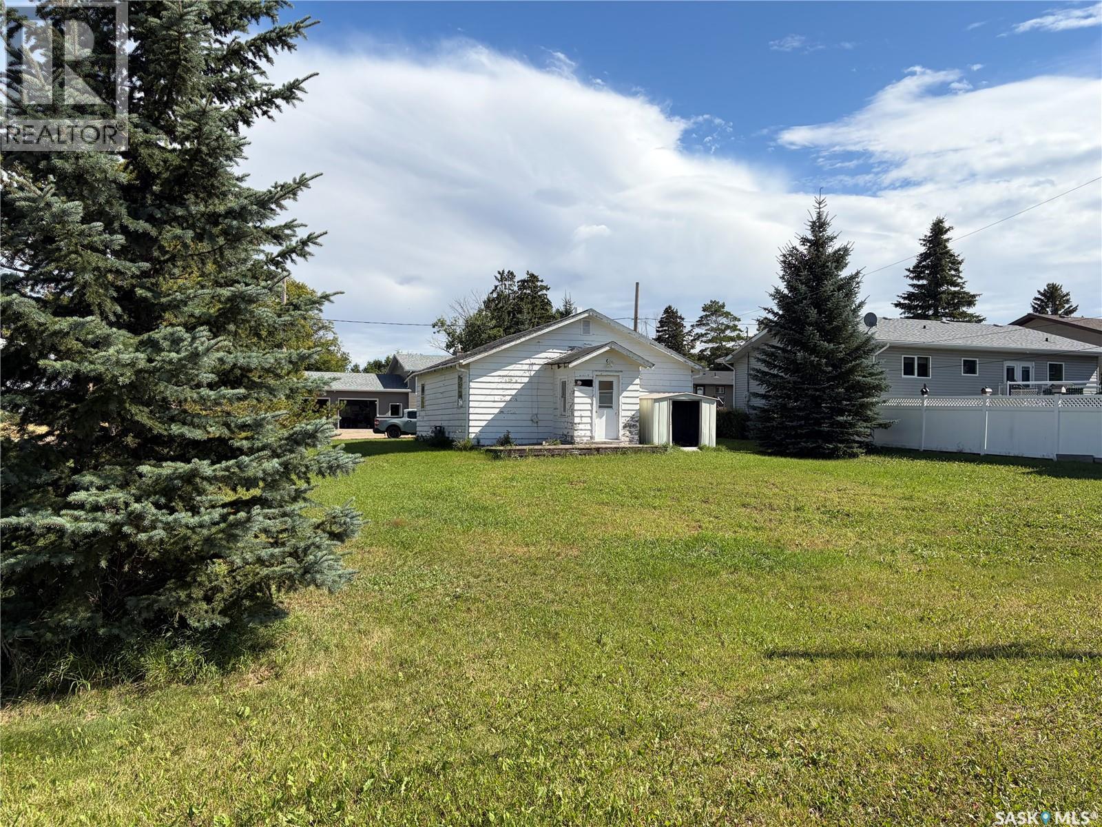 110 7th Avenue, Aberdeen, Saskatchewan  S0K 0A0 - Photo 4 - SK048659