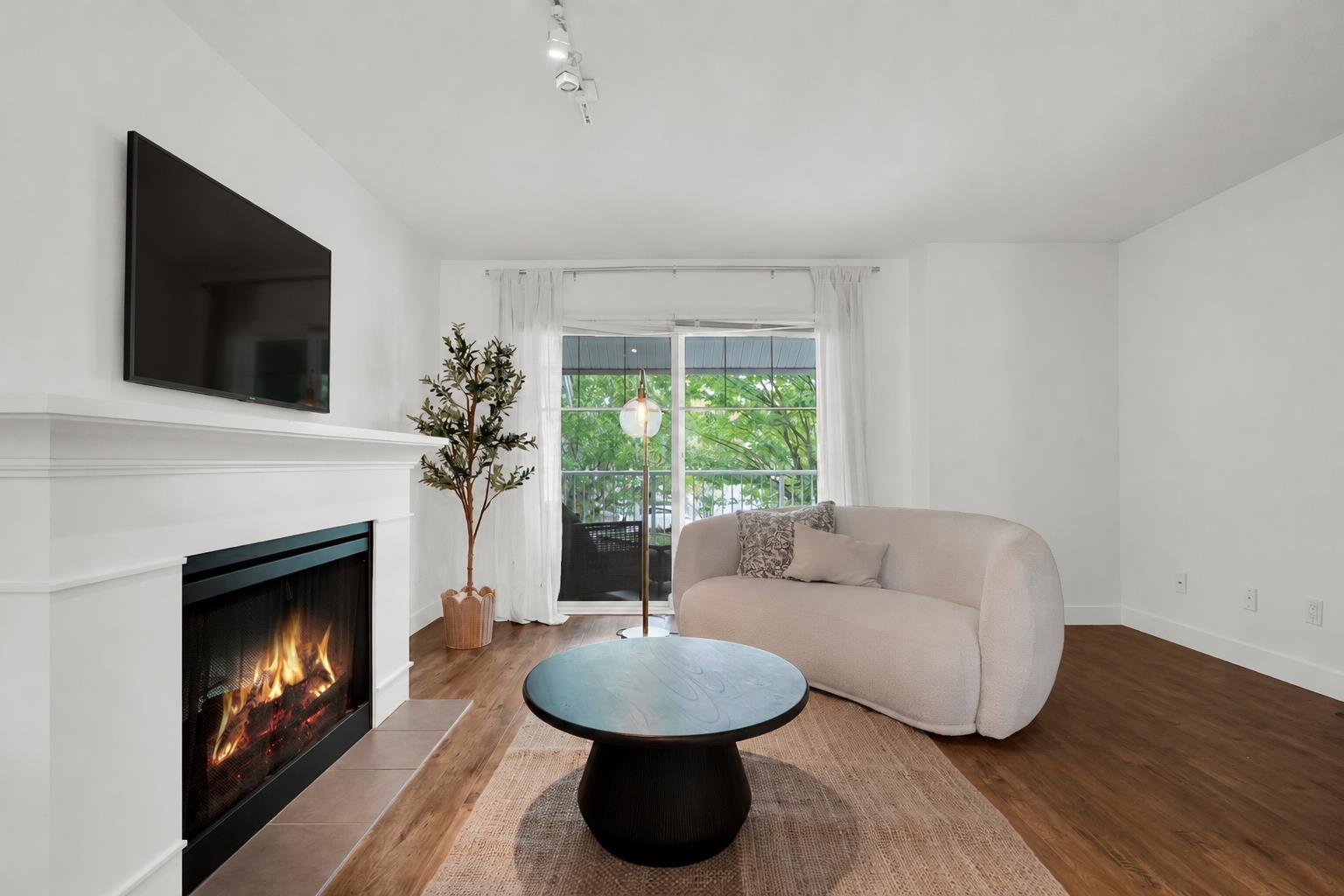 11 6555 192A STREET, surrey, British Columbia