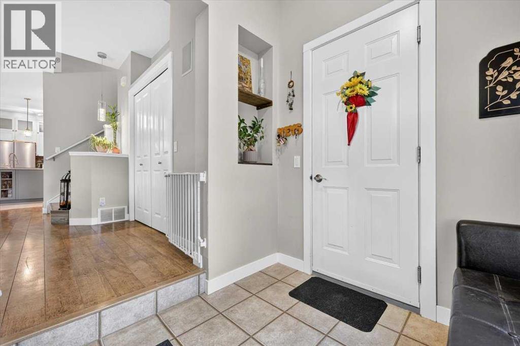 781 Stonehaven Drive photo 4