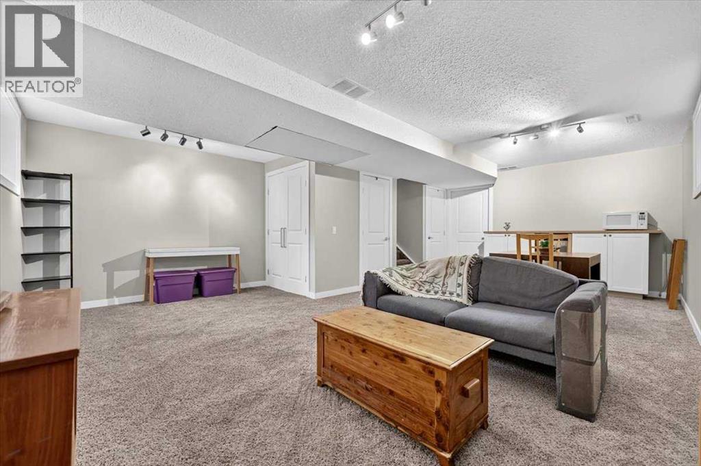 781 Stonehaven Drive photo 32