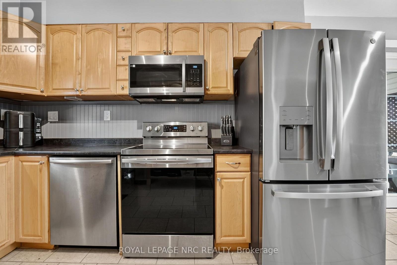 26 Lyndon Street W, Thorold, Ontario  L2V 3J7 - Photo 11 - X13794658