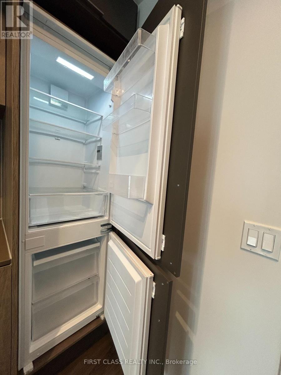 7003 - 448 Burnhamthorpe Road W, Mississauga, Ontario  L5B 0R4 - Photo 10 - W13794660