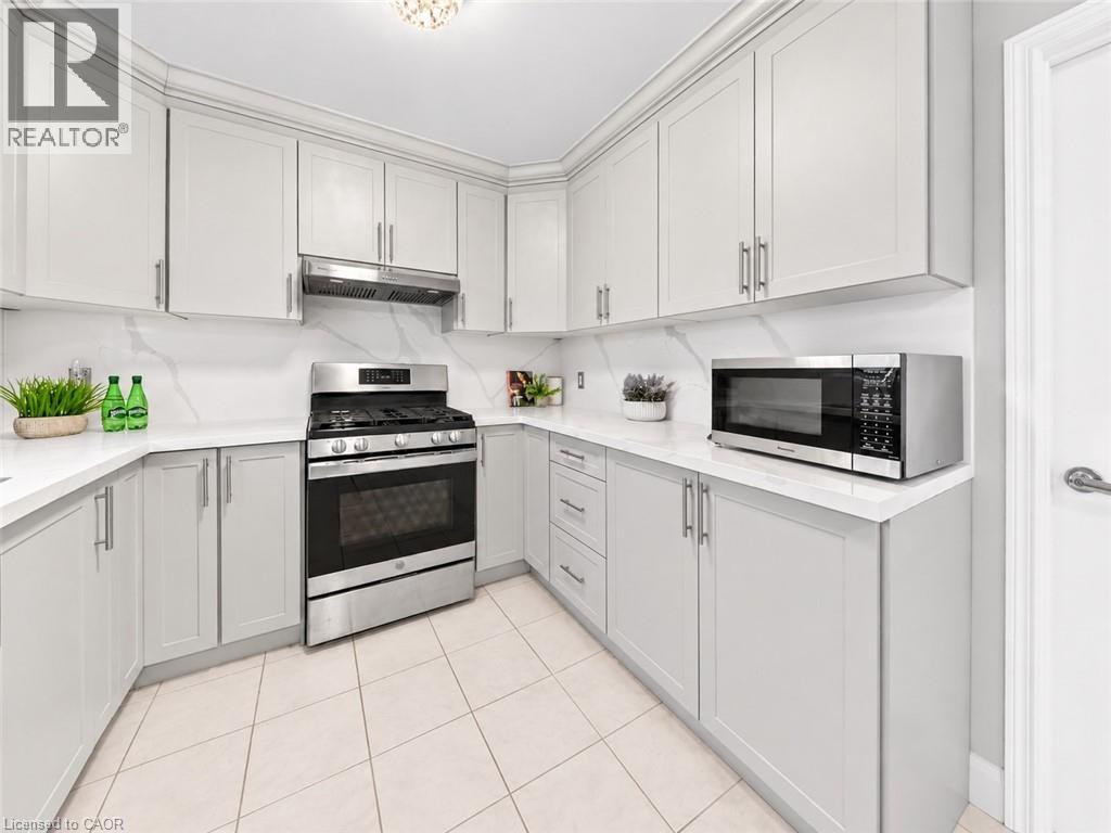 31 Vega Street, Hamilton, Ontario  L8E 4S6 - Photo 13 - 40864207