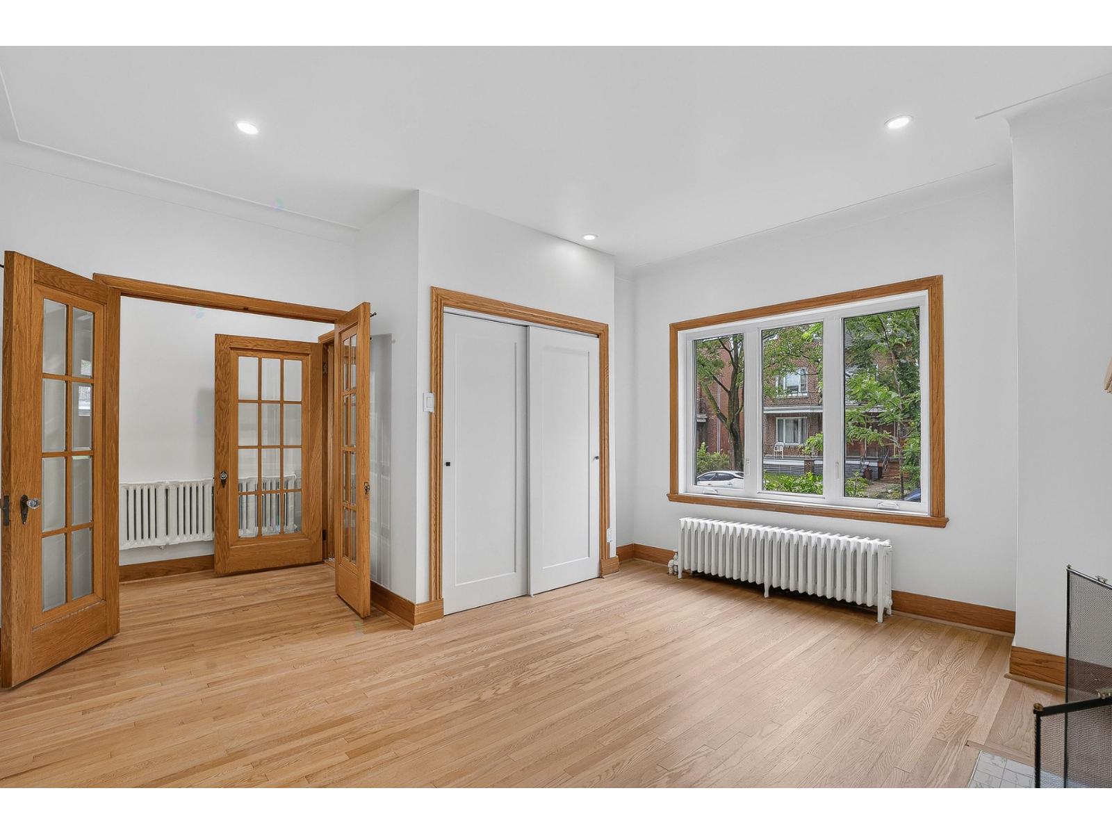 4856 Av. de Melrose Montréal (Côte-des-Neiges/Notre-Dame-de-Grâce) Quebec Canada H3X3P5 5