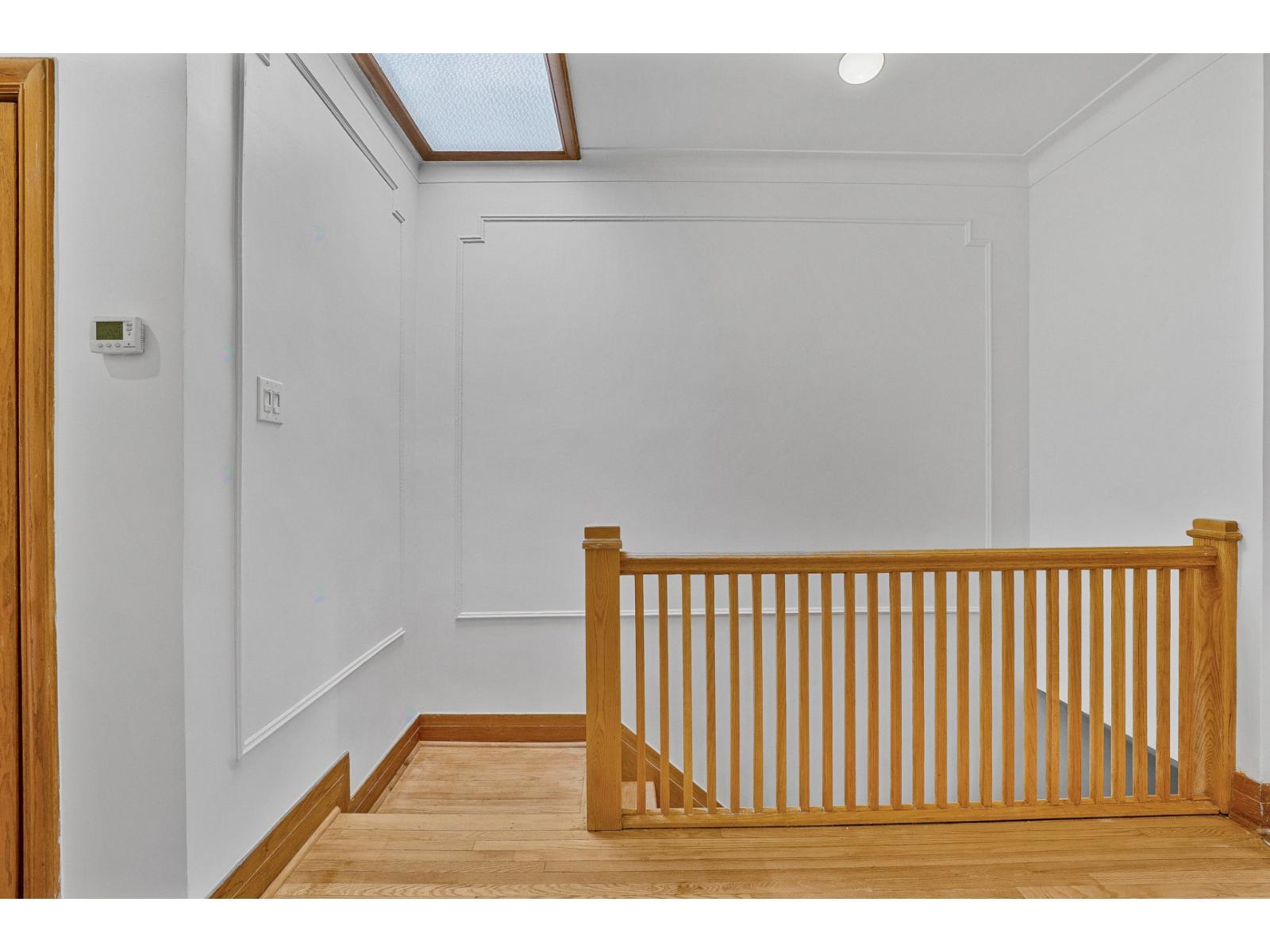 4858 Av. de Melrose Montréal (Côte-des-Neiges/Notre-Dame-de-Grâce) Quebec Canada H3X3P5 4