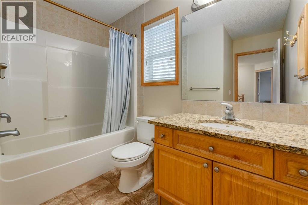 135 Hawkmere View, Chestermere, Alberta  T1X 1T7 - Photo 24 - A2344214