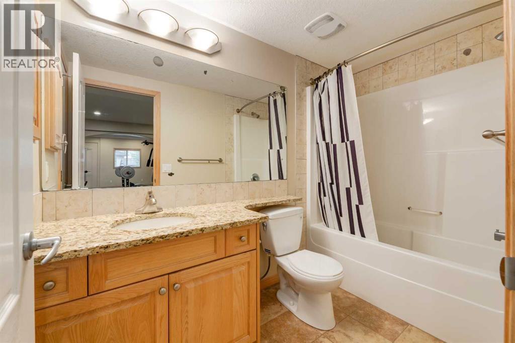 135 Hawkmere View, Chestermere, Alberta  T1X 1T7 - Photo 40 - A2344214