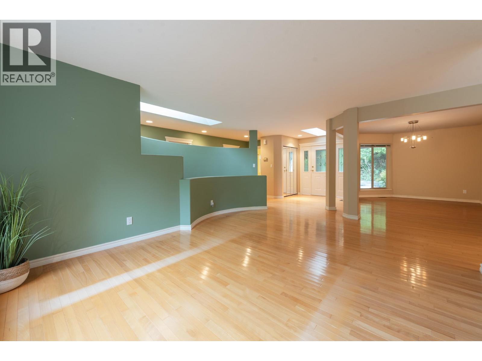 1305 Gower Point Road, Gibsons, British Columbia  V0N 1V3 - Photo 12 - R3166565
