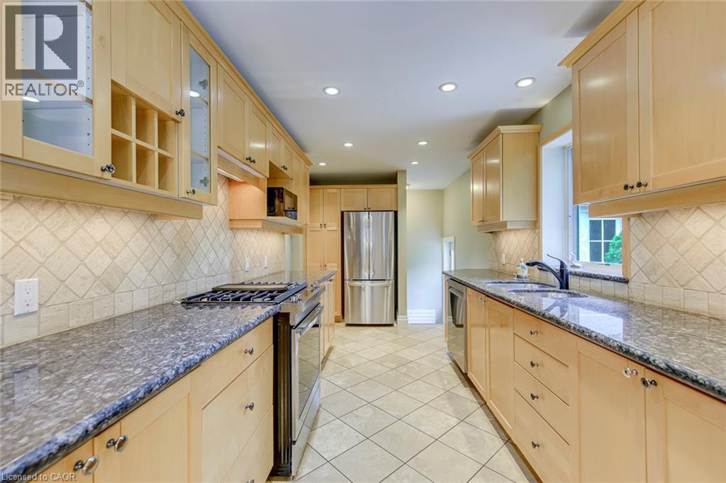 281 Pinehurst Drive, Oakville, Ontario  L6J 4X2 - Photo 12 - 40863759