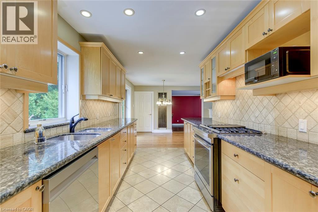 281 Pinehurst Drive, Oakville, Ontario  L6J 4X2 - Photo 13 - 40863759