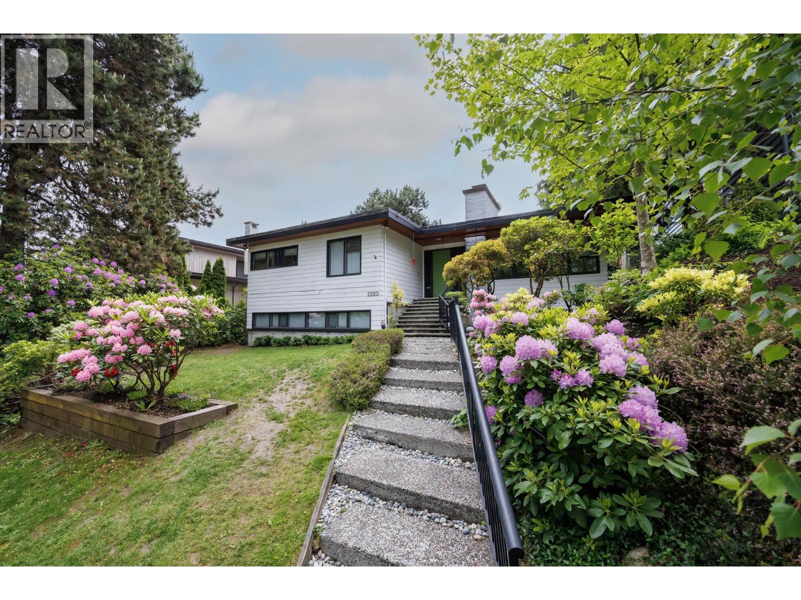 2220 W 32nd Avenue, Vancouver, British Columbia  V6L 2B2 - Photo 2 - R3166514