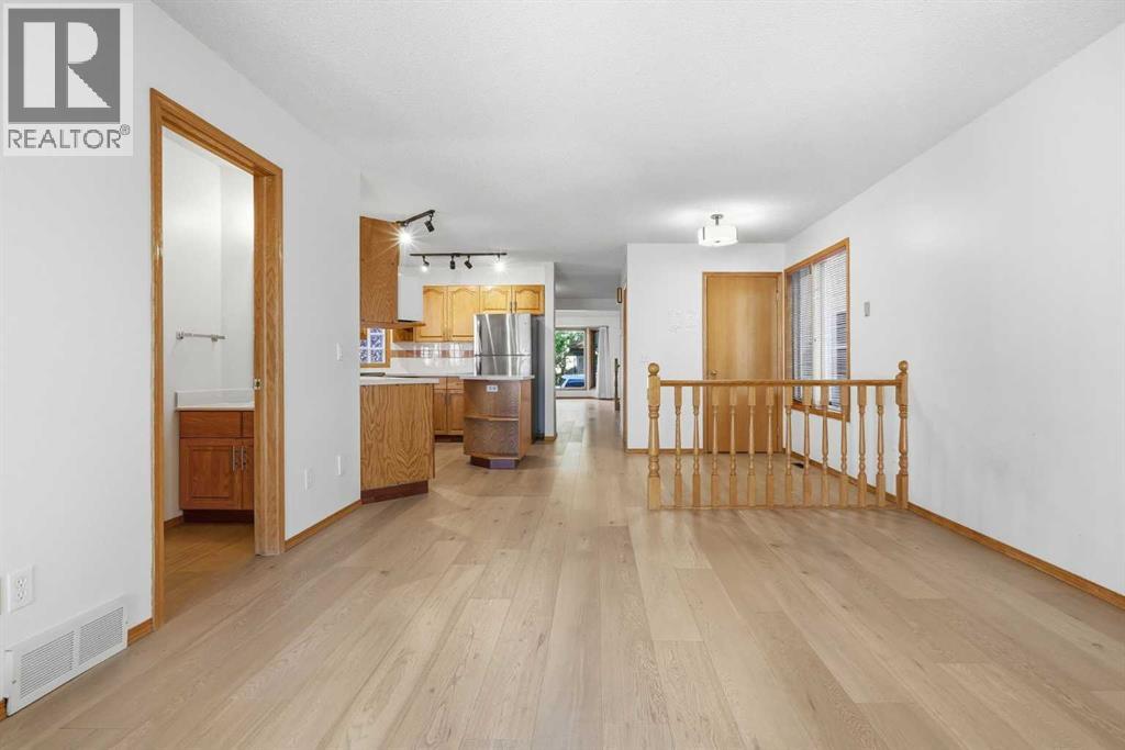 463 23 Avenue Nw, Calgary, Alberta  T2M 1S5 - Photo 5 - A2340984