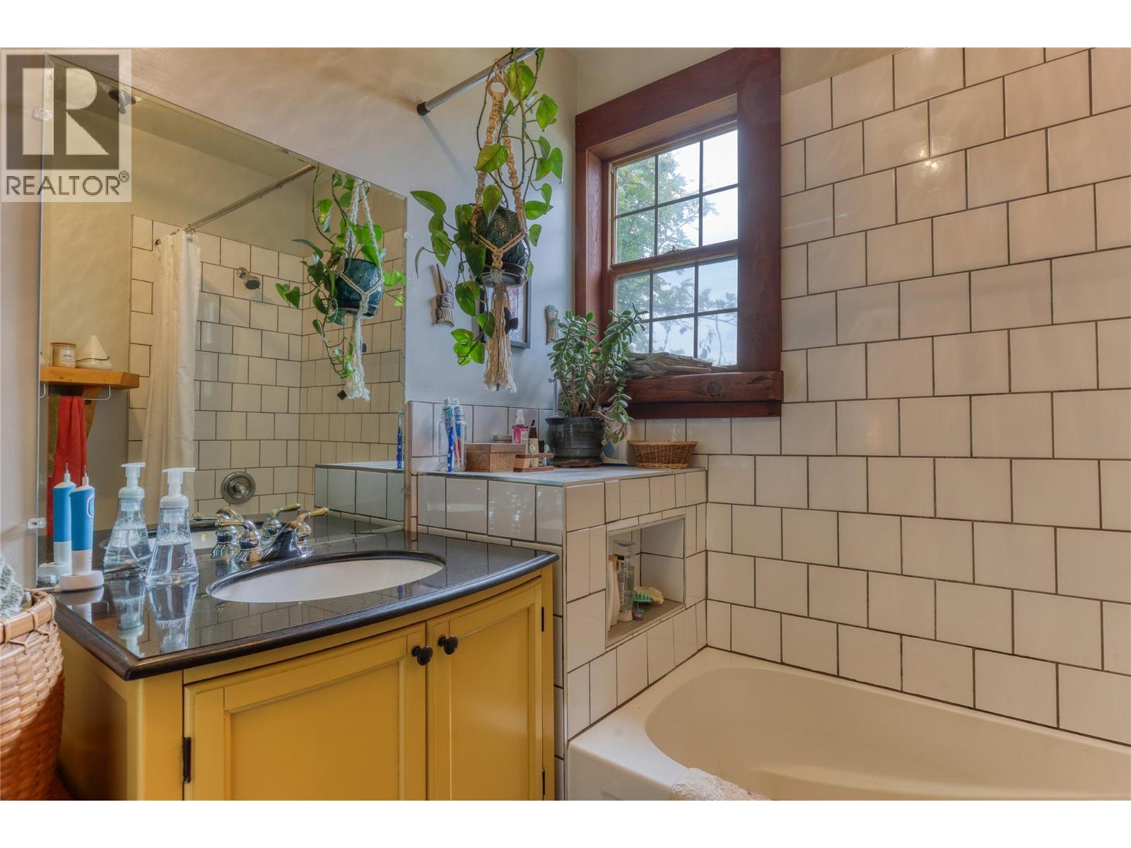 1677 Second Avenue, Rossland, British Columbia V0G 1Y0 - Photo 14 - 10400709
