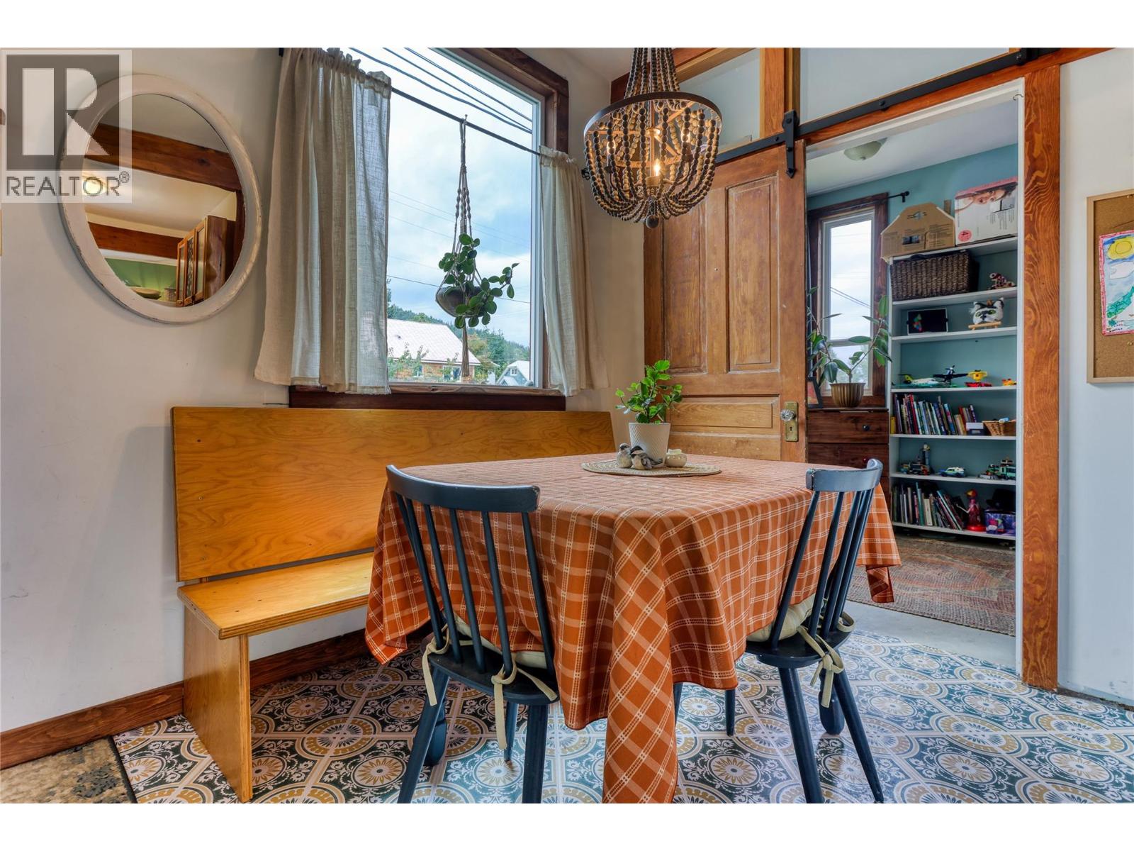 1677 Second Avenue, Rossland, British Columbia V0G 1Y0 - Photo 6 - 10400709