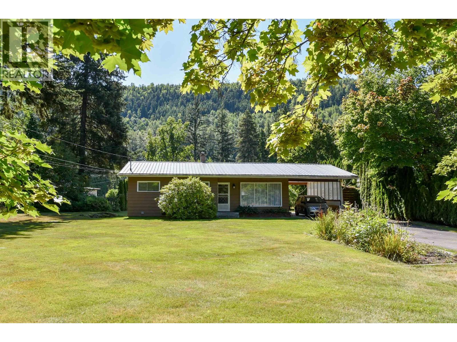 4643 Queensway Drive, Terrace, British Columbia  V8G 3X4 - Photo 2 - R3166426