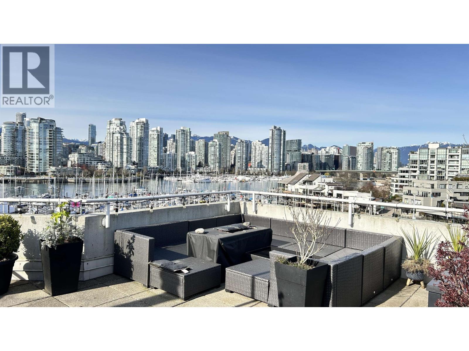 315 674 Leg In Boot Square, Vancouver, British Columbia  V5Z 4B4 - Photo 5 - R3113010