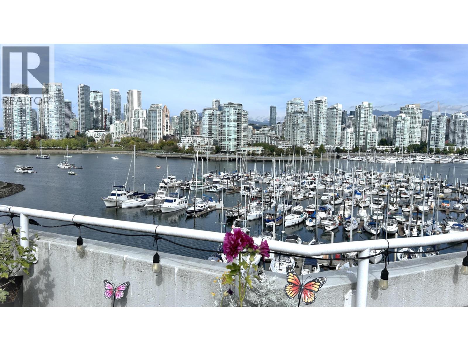 315 674 LEG IN BOOT SQUARE, Vancouver, British Columbia