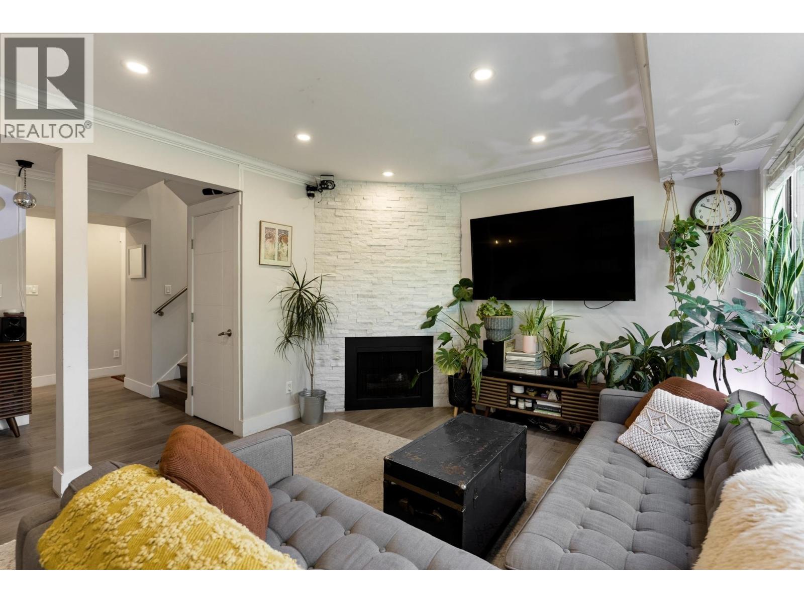 1845 Goleta Drive, Burnaby, British Columbia  V5A 1P6 - Photo 3 - R3166639
