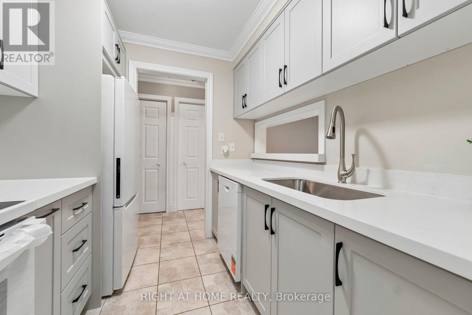 318 - 193 Lake Driveway Drive W, Ajax, Ontario  L1S 7H8 - Photo 6 - E13794758