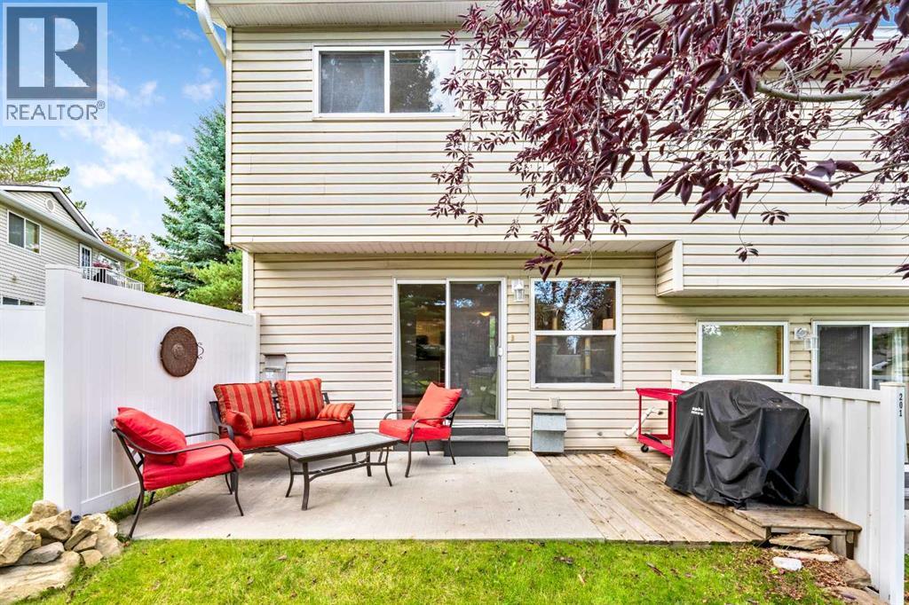 197 Somervale Point SW, Calgary, Alberta  T2Y 3K4 - Photo 28 - A2344191