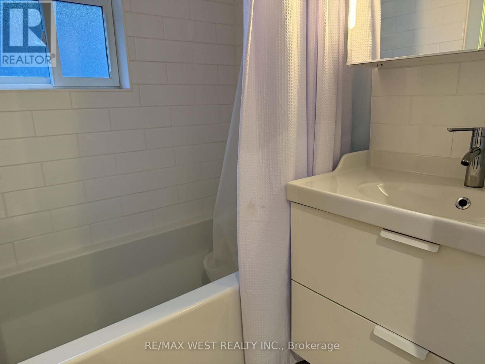 76 Laburnham Avenue, Toronto, Ontario  M8W 1S8 - Photo 20 - W13757266