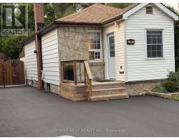 76 LABURNHAM AVENUE, Toronto, Ontario