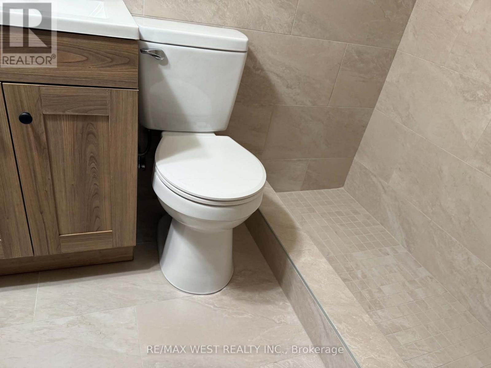 76 Laburnham Avenue, Toronto, Ontario  M8W 1S8 - Photo 30 - W13757266