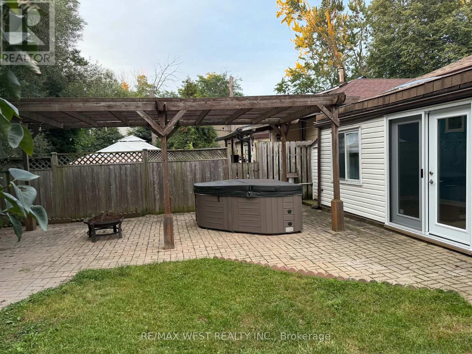 76 Laburnham Avenue, Toronto, Ontario  M8W 1S8 - Photo 41 - W13757266