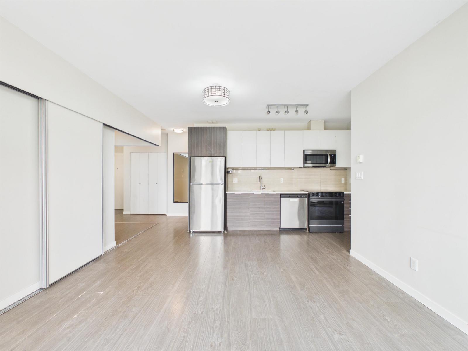 202 13303 103a Avenue, Surrey, British Columbia  V3T 0K6 - Photo 3 - R3166630