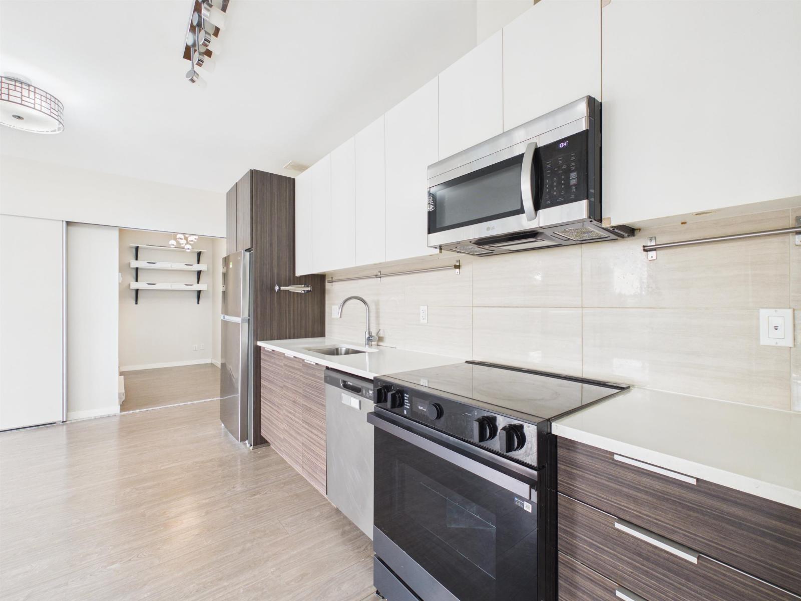 202 13303 103a Avenue, Surrey, British Columbia  V3T 0K6 - Photo 11 - R3166630