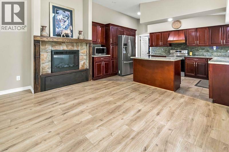 734 Carleton Drive, Port Moody, British Columbia  V3H 3K6 - Photo 3 - R3166555