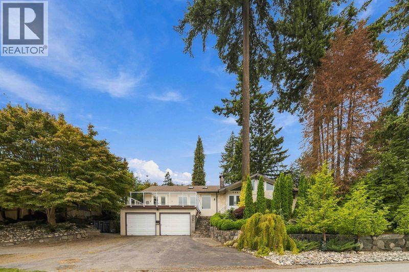 734 Carleton Drive, Port Moody, British Columbia  V3H 3K6 - Photo 2 - R3166555