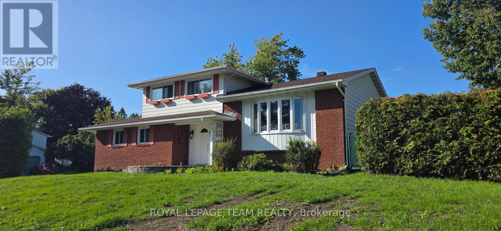 13 Ridgeburn Gate, Ottawa, Ontario  K1B 4C7 - Photo 3 - X13794810