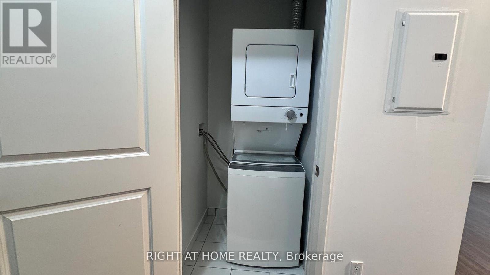 824 - 20 Meadowglen Place S, Toronto, Ontario  M1G 0A9 - Photo 10 - E13794788