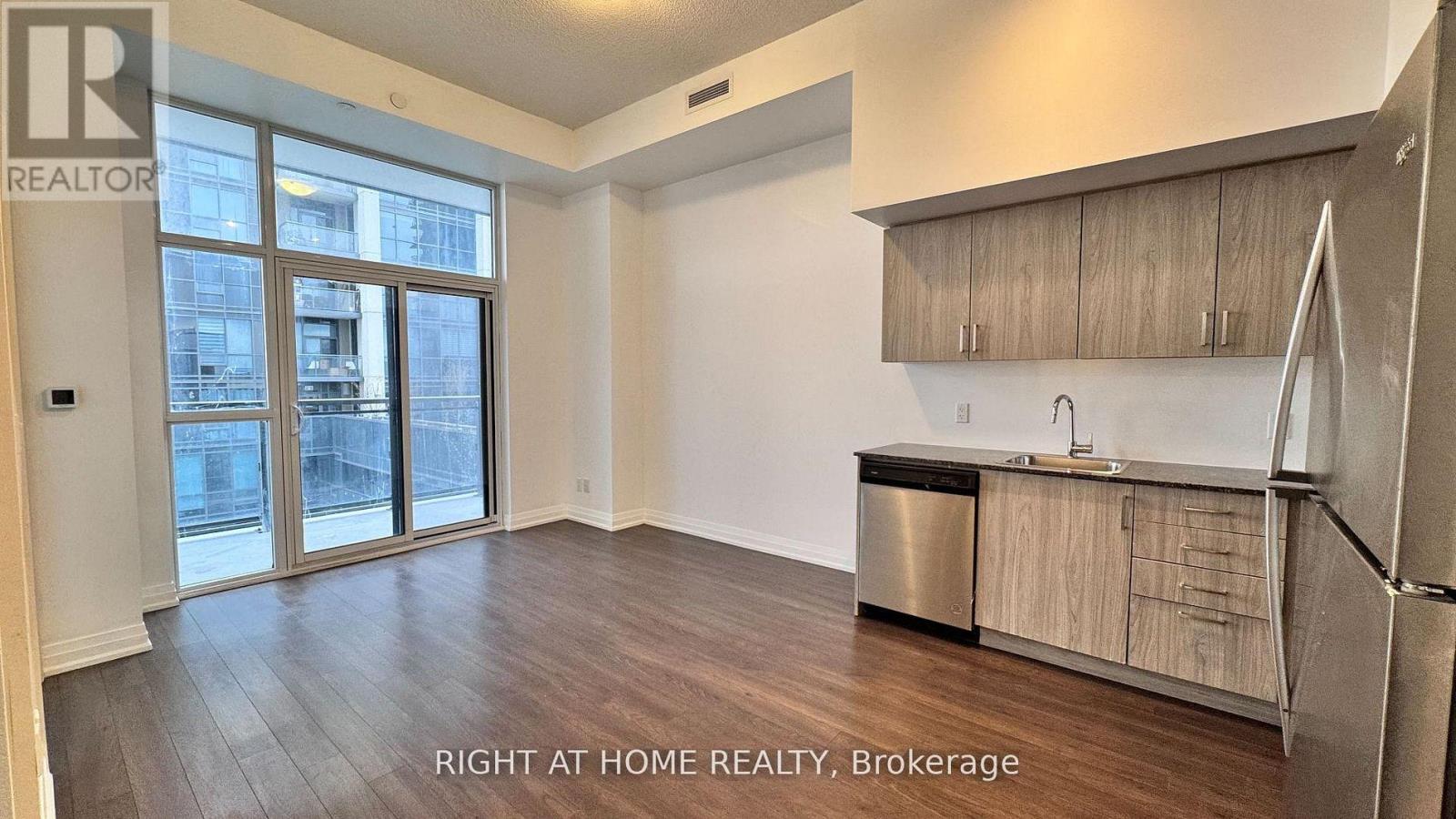 824 - 20 Meadowglen Place S, Toronto, Ontario  M1G 0A9 - Photo 5 - E13794788
