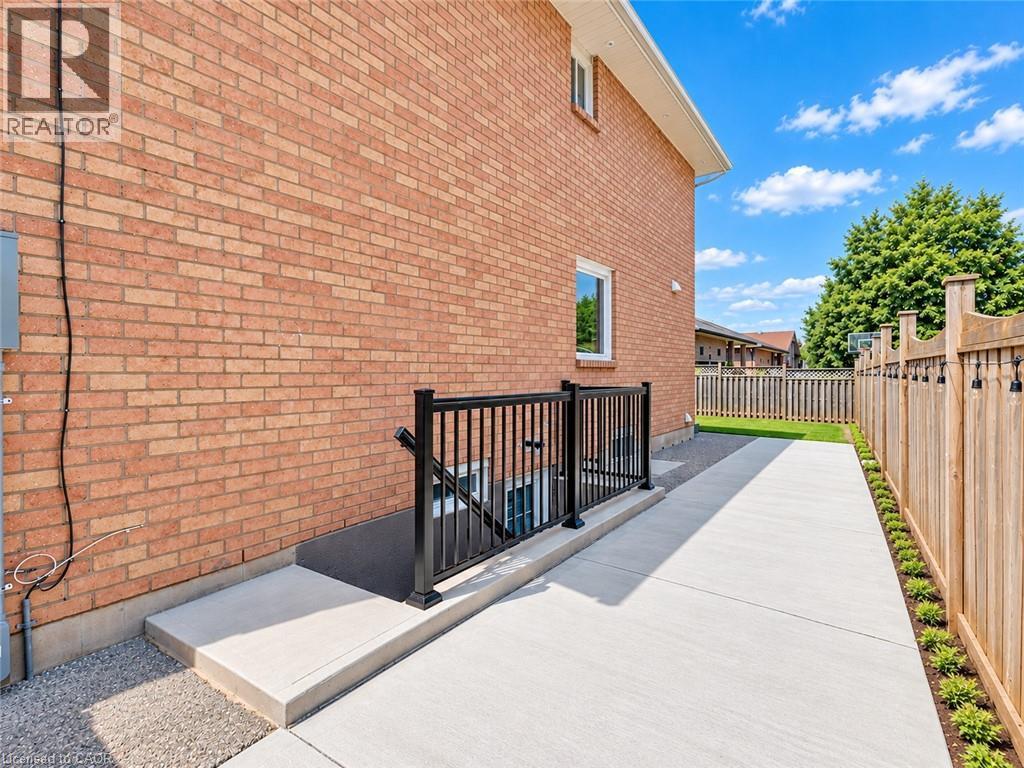 31 Vega Crescent, Stoney Creek, Ontario  L8E 4S6 - Photo 40 - 40864207
